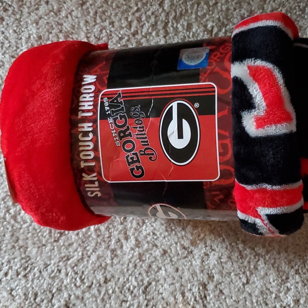 Georgia bulldog silk touch throw